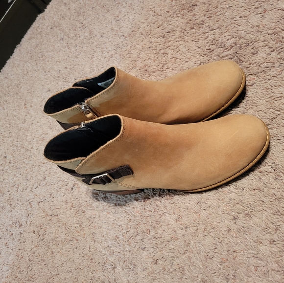 Merrell boots - Picture 2 of 4